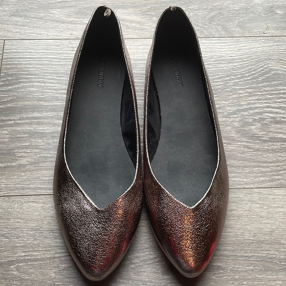 Gold sparkle flats!